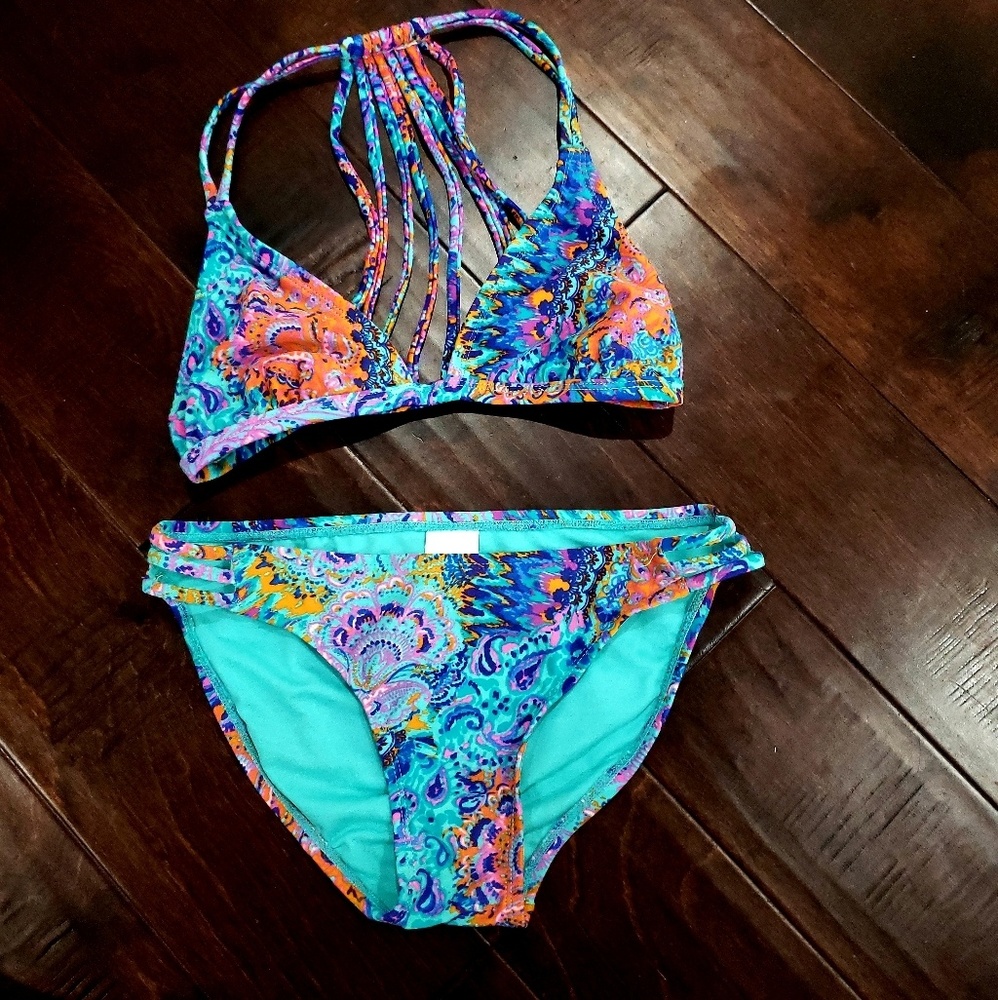 👙Cute strappy bikini🌞